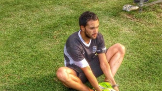 Ντύθηκε στα ασπρόμαυρα ο Περέιρα (videos)