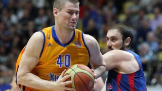 Ανανέωσε με Χίμκι ο Ντέιβις