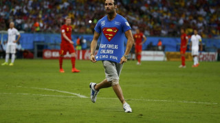 «Σώστε τα παιδιά στις φαβέλες» (video)