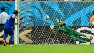 Ο Νάβας πιάνει και... μπαλάκια τένις (video)