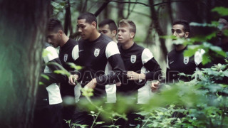 Τρέξιμο στο δάσος (video)