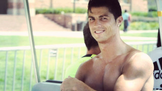 Φωτογραφήθηκε με τους... παπαράτσι ο Ρονάλντο (VIDEO)