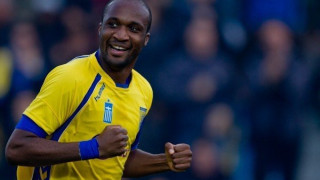 Ο Εντζενγκουέλε την είδε... Βέρτης με φανέλα L.A Lakers (video)