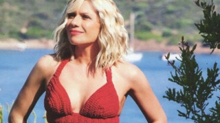 Διάσημες καυτές Ελληνίδες 40άρες φωτογραφίζονται με μαγιό (VIDEO)