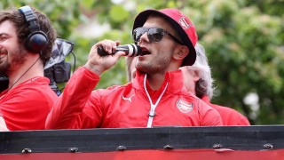 O Τζακ Γουίλσιρ τρελάθηκε και το τραγούδησε ξανά! (pic+video)