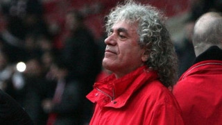 Πέταξαν τον Τσουκαλά στην πισίνα! (video)