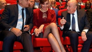 Η συνοδός του Μπλάτερ! (pics)