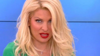 Μενεγάκη: Με μαύρο στενό φόρεμα και εντυπωσιακό ντεκολτέ στην εκπομπή! (ΒΙΝΤΕΟ)