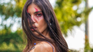 Ποζάρει ολόγυμνη η Άννα Μαρία Βέλλη και ζητάει... likes!