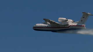 Ilyushin και Beriev θα ρίξουν 110 τόνους νερού σε Εύβοια και Πελοπόννησο