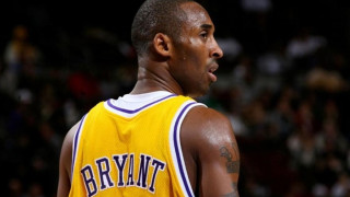 Σε δημοπρασία τα παπούτσια του Μπράιαντ από το ντεμπούτο του στο NBA