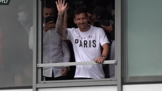 Μέσι: Έφτασε στο Παρίσι και προκάλεσε ντελίριο ενθουσιασμού