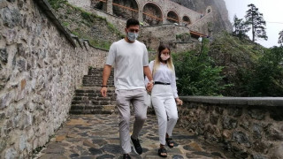 Στην Παναγία Σουμελά στην Τραπεζούντα ο Μπακασέτας - Κοινώνησε από τα χέρια του Πατριάρχη