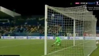 Ρουμανία: Γκολ πίσω από το κέντρο στο Φαρούλ-Ντιναμό!