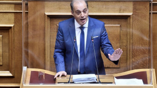 Ελληνική Λύση: Αντιδημοκρατικές οι δηλώσεις υπουργών για τον υποχρεωτικό εμβολιασμό