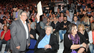 Θεοδωράκης: «Θέλω να αφήσω τον κόσμο αυτόν σαν κομμουνιστής» – Τι ζήτησε από τον Δ. Κουτσούμπα