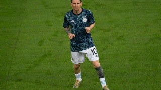 Μέσι: Ασύλληπτη εκτέλεση φάουλ του στην προθέρμανση με τη Βραζιλία!