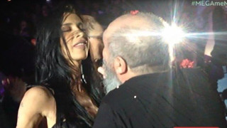 Το ντουέτο της χρονιάς: Πάολα - Πανούσης τραγουδούν μαζί! (VIDEO)