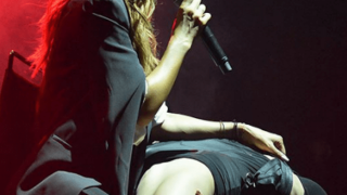 Η προκλητική... φιγούρα της Φουρέιρα 