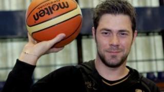 NBAερ τα έσπασε στον Χολίδη! (pic)