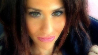 Αυτή είναι η γυναίκα που κάνει σχέσεις μόνο με... ζάμπλουτους! 