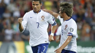 Ο Κριστιάνο κάνει... παρατήρηση στον Άλβες για τον Εθνικό ύμνο! (video)