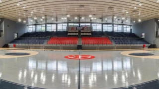 Το κλειστό της Γλυφάδας ανακαινίστηκε και έγινε αγνώριστο!