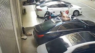 Έκαναν σεξ στο μπαλκόνι και η κοπέλα εκτοξεύτηκε στο ...κενό