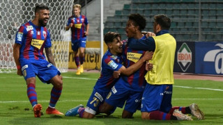 Πάρτι στα αποδυτήρια του Βόλου για το 3/3 και την πρωτιά