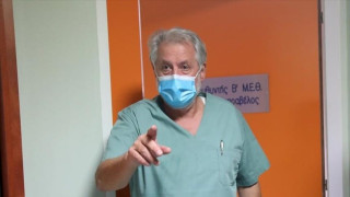 Καπραβέλος: «Ο 20χρονος παρουσίασε επιπλοκές που δεν τις ξαναείδαμε όλες μαζί»