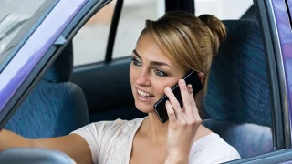 Ποια είναι η ποινή για χρήση κινητού από τον οδηγό;