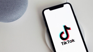 Η Αλβανία ανακοίνωσε πως «κλείνει» το TikTok για τουλάχιστον ένα χρόνο