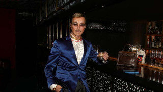 Ο Γαβαλάς έβαλε τακούνια και πόζαρε αλά Εύα Γκριν