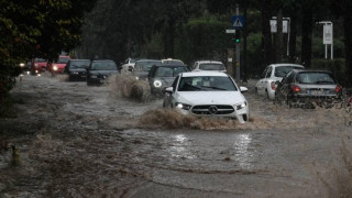 Κακοκαιρία: Πώς οδηγούμε σε λιμνάζοντα νερά