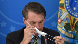 Σοκάρει ο Μπολσονάρου: «Κλαίω πολύ συχνά μόνος μου στην τουαλέτα»