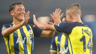 Φενέρμπαχτσε: Έξαλλος ο Οζίλ με την αντικατάστασή του από τον Πέλκα!