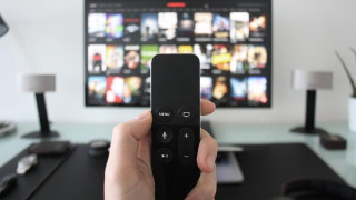 «Φωνάζει» για ρωσική εισβολή στα media η ΝΔ κατηγορώντας Βαξεβάνη και ΣΥΡΙΖΑ