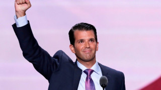 Γιος Τραμπ: «Τα όπλα δε σκοτώνουν, ο Άλεκ Μπάλντουιν σκοτώνει»