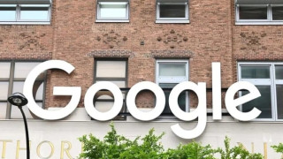 Google: Πώς οι γονείς μπορούν να σβήνουν τις φωτογραφίες των ανήλικων παιδιών τους