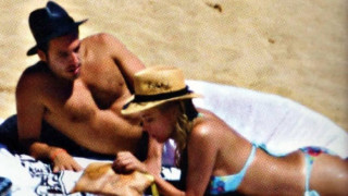 Παιχνίδια ερωτικά από τη Δούκισσα Νομικού σε παραλία της Μυκόνου! (video)