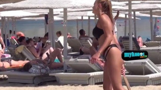 ΤΡΕΛΑΝΕ την Μύκονο, εμάς, εσάς και όλο τον ανδρικό πληθυσμό! (video)