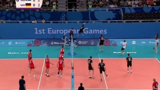 «Πήδηξε» πάνω από τις πινακίδες για να βγάλει άμυνα! (ΒΙΝΤΕΟ)