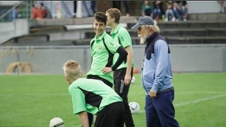 Ο Σακίρι ντύθηκε «παππούς»! (video)