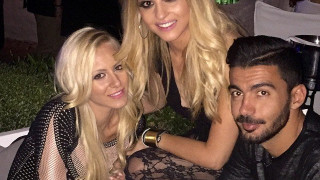 Λίγο πριν αρχίσει η προετοιμασία, βραδινή έξοδος για Κλάους (pic)