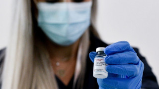 Κορωνοϊός: Πότε έρχεται στην Ελλάδα η 3η δόση του Moderna και η...καινοτομία