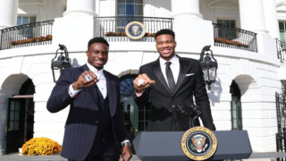 Στον Λευκό Οίκο με τον Μπάιντεν οι πρωταθλητές Αντετοκούνμπο