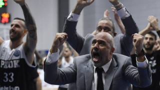 Ένα βίντεο....«ασπρόμαυρη» αποθέωση στην Πράγα