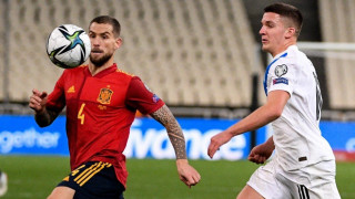 Με τόσους ξένους, μια ζωή...ταλαίπωροι. Δεν το βλέπουν;