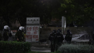 20 προσαγωγές και έξι συλλήψεις για τα επεισόδια έξω από το ΑΠΘ -Γης μαδιάμ ο αύλειος χώρος