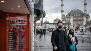 Ιστορικό χαμηλό για την τουρκική λίρα